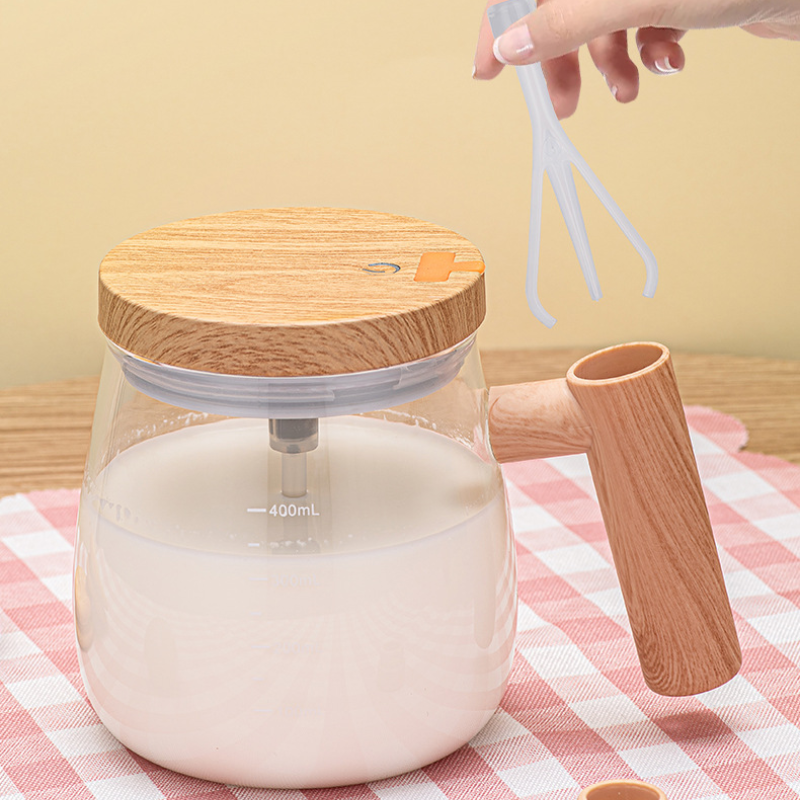 MixMate – De Zelfroerende Beker voor Perfecte Dranken!