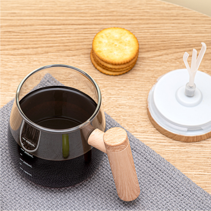 MixMate – De Zelfroerende Beker voor Perfecte Dranken!