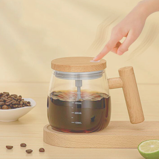 MixMate – De Zelfroerende Beker voor Perfecte Dranken!